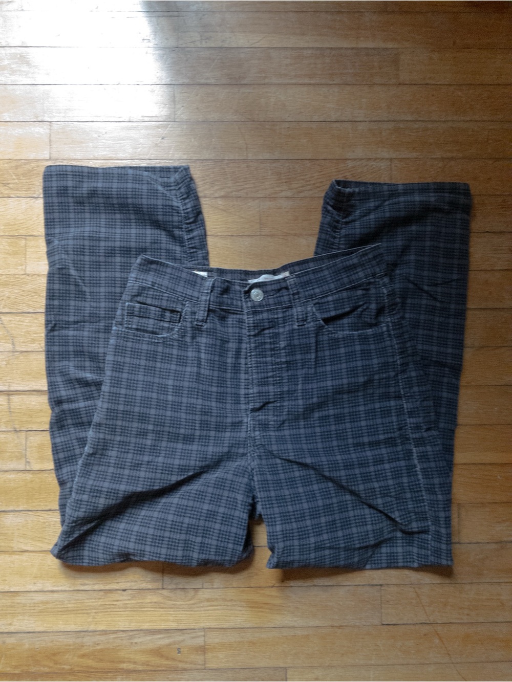 Women's Plaid Straight-Leg Chinos in Charcoal Gray